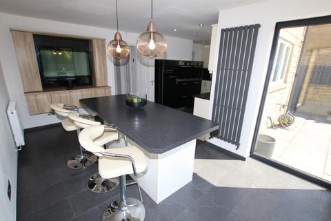 40 Fields End, Oxspring, Sheffield, S36 8WH