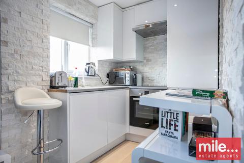 1 bedroom flat to rent, Albany Court, Hammersmith & Fulham NW10