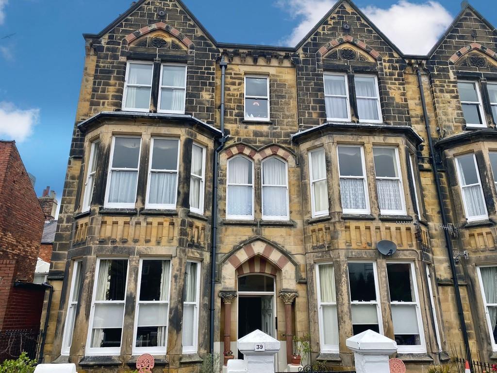 Avenue Victoria, Scarborough 2 bed apartment for sale £135,000