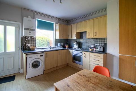 3 bedroom terraced house to rent - Murray Road, Sheffield, S11