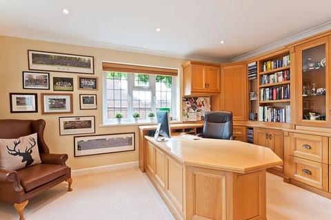 5 bedroom character property for sale - LITTLE BOOKHAM, KT23