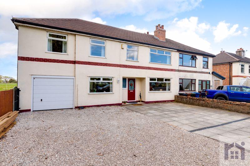 Southport Road, Ulnes Walton, PR26 8LQ 5 bed semidetached house £350,000