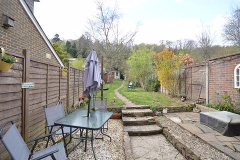 115 Lion Lane, Haslemere, GU27 1JL