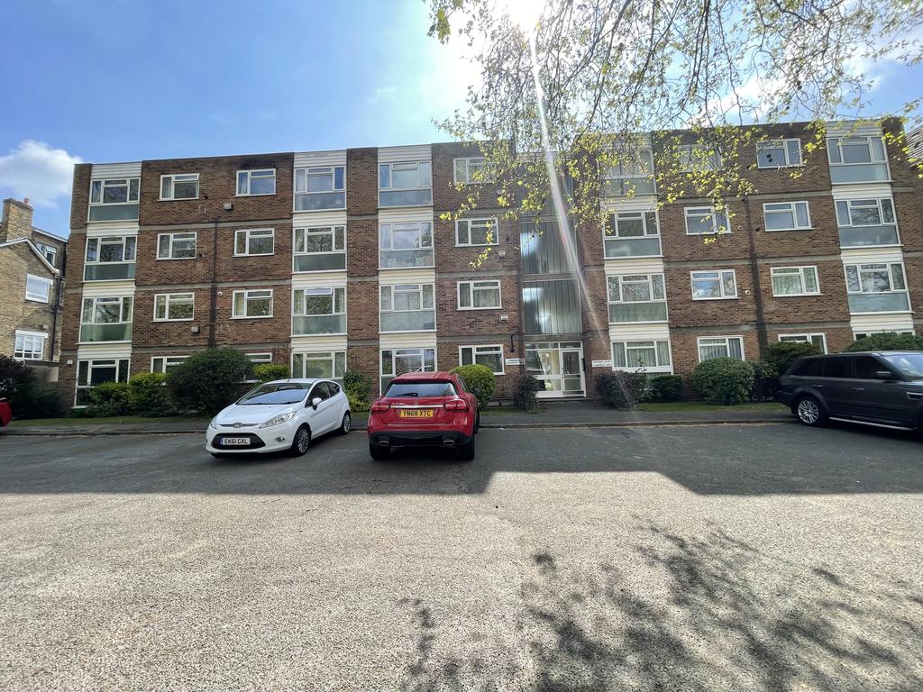 Randmore Court, 5 Brackley Road, Beckenham 2 bed apartment £1,400 pcm