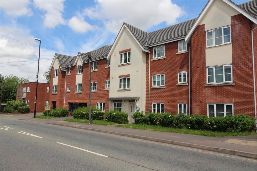 Holyhead Road, Coventry, CV1 2 bed flat £126,000