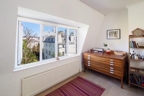 2 bedroom apartment for sale - 2-4 Trinity Crescent, Folkestone, CT20