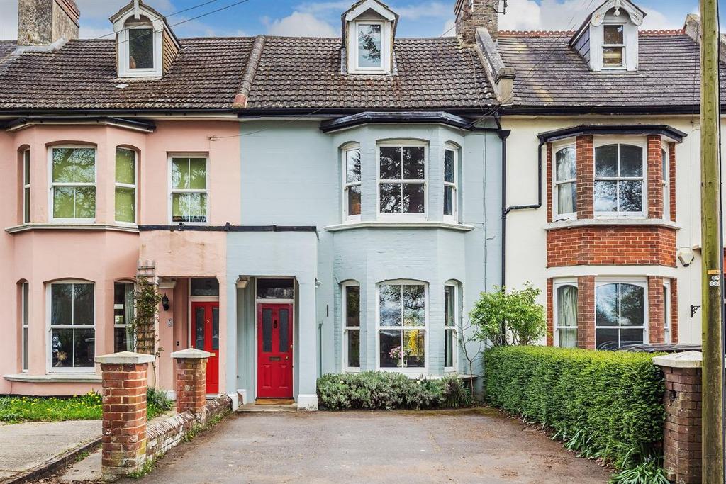 Eden Villas, Mill Hill, Edenbridge 4 bed terraced house £650,000