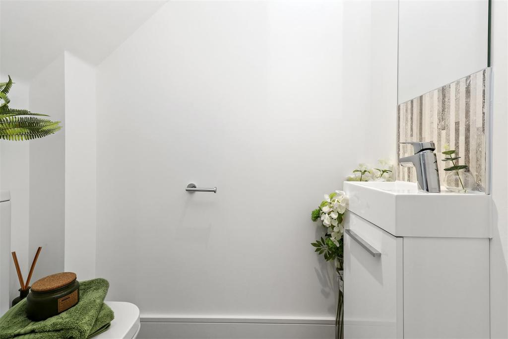 Cloakroom/WC