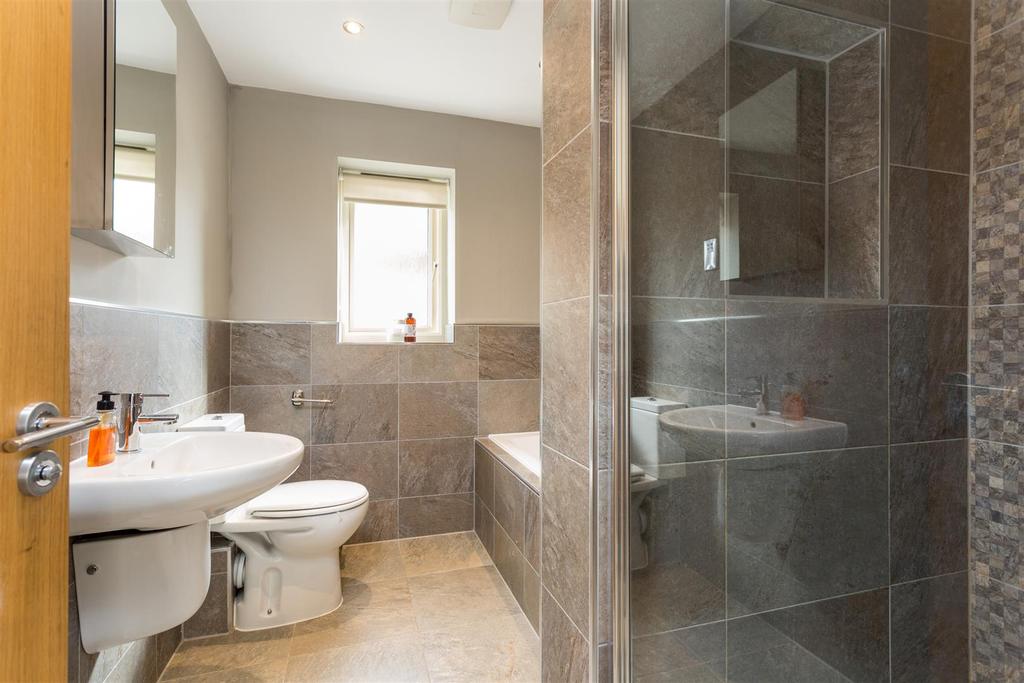 Family Bathroom.jpg