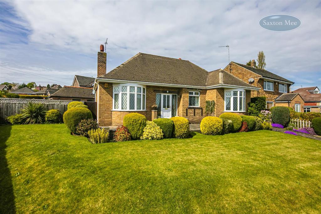 Creswick Lane, Grenoside, S35 8NL 3 bed detached bungalow £400,000