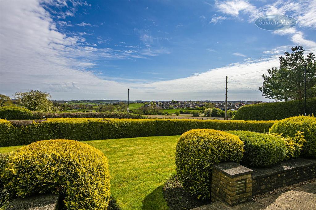 Creswick Lane, Grenoside, S35 8NL 3 bed detached bungalow £400,000