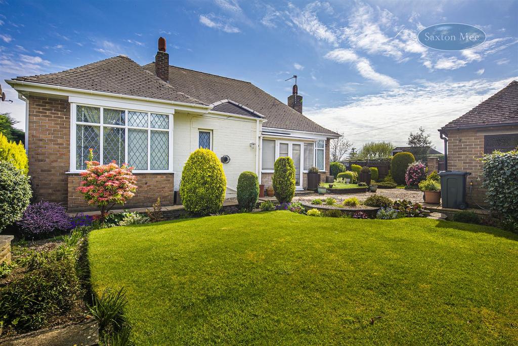 Creswick Lane, Grenoside, S35 8NL 3 bed detached bungalow £400,000