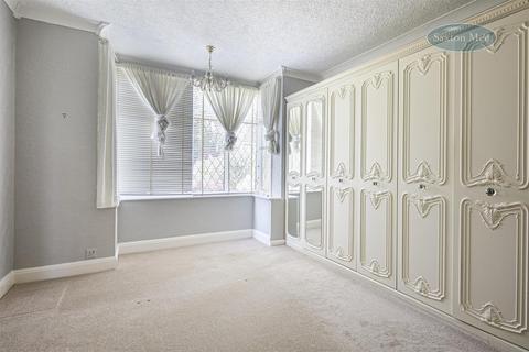32 Creswick Lane, Grenoside, Sheffield, S35 8NL