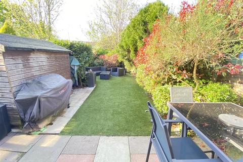62 Turnberry Drive, Wilmslow, SK9 2QN