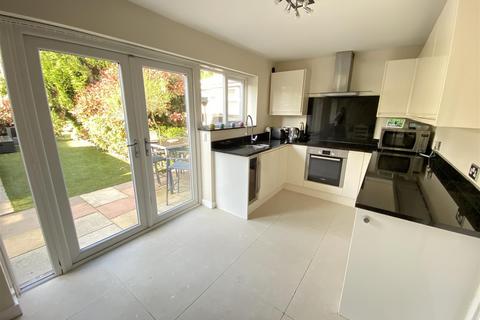 62 Turnberry Drive, Wilmslow, SK9 2QN