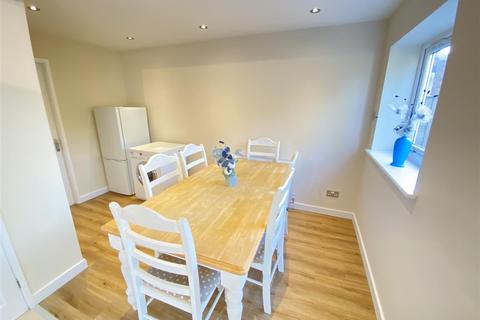 62 Turnberry Drive, Wilmslow, SK9 2QN