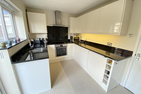 62 Turnberry Drive, Wilmslow, SK9 2QN