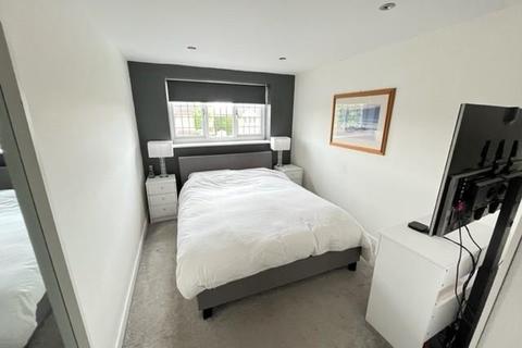62 Turnberry Drive, Wilmslow, SK9 2QN