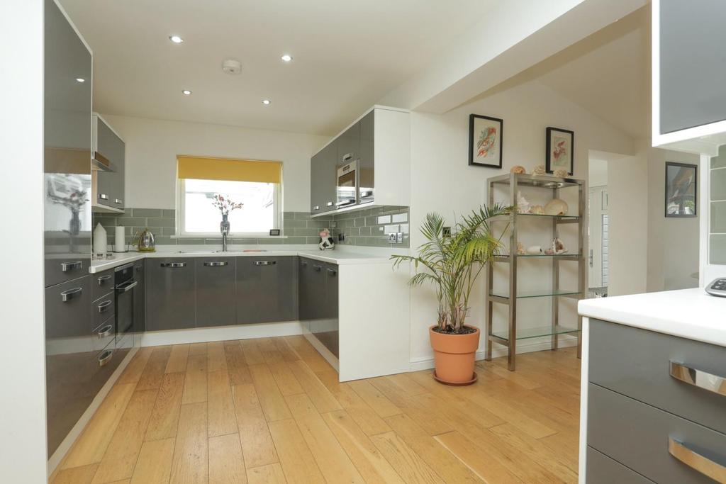 Hodgson Road, Seasalter, Whitstable 2 bed bungalow £600,000