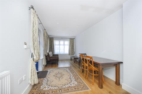 2 bedroom semi-detached house for sale - Holly Road, Twickenham