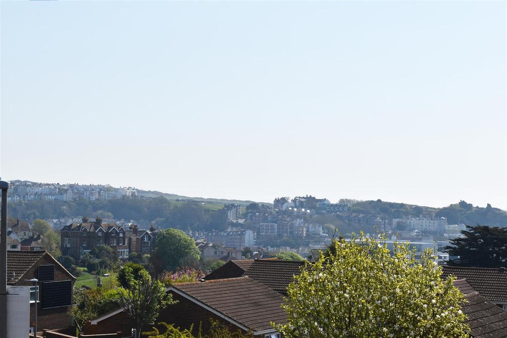 Winterbourne Close, Hastings 3 bed detached house £420,000