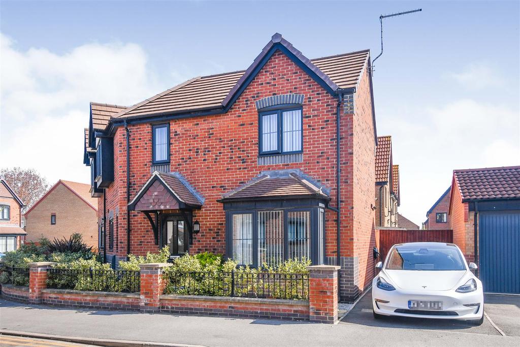 College Gardens, Hull 3 bed semidetached house £180,000