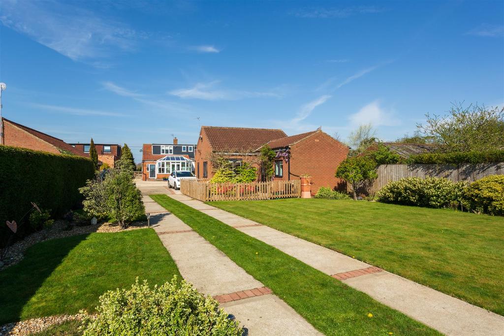 Strensall Road, Earswick, York 6 bed detached house £750,000