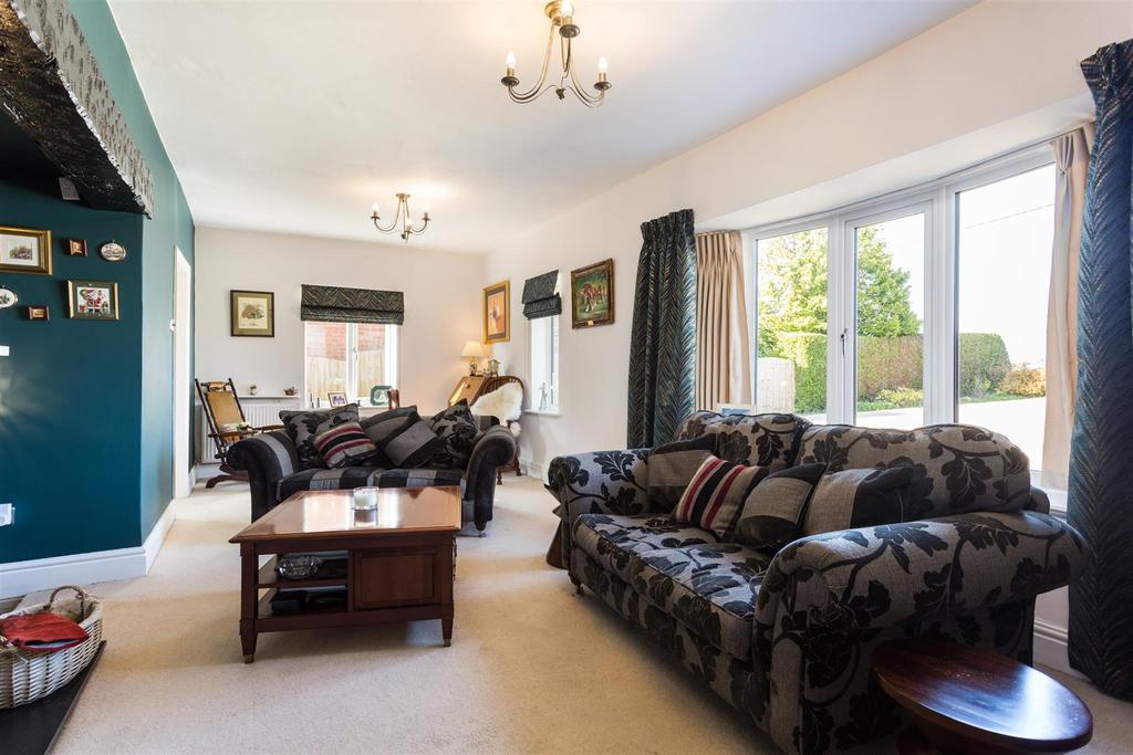 Strensall Road, Earswick, York 6 bed detached house £750,000