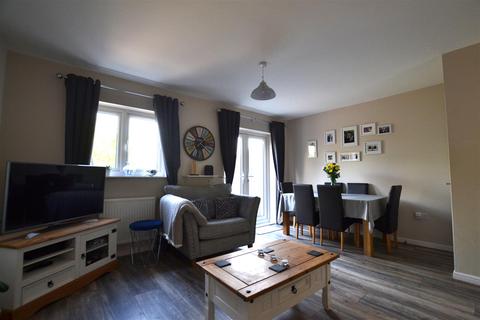 48 Castleton Grove, Haverfordwest, SA62 4AF