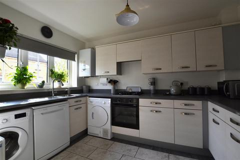48 Castleton Grove, Haverfordwest, SA62 4AF