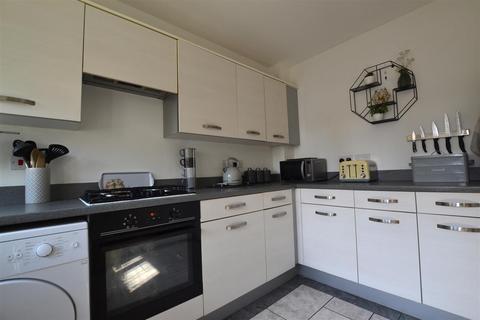 48 Castleton Grove, Haverfordwest, SA62 4AF