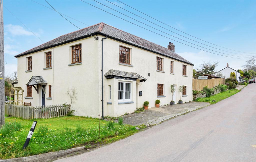 Bridgerule, Holsworthy 8 bed detached house £575,000