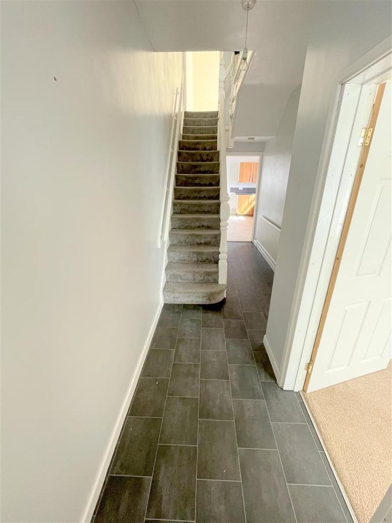 Cwmbath Road, Morriston, Swansea 4 bed end of terrace house £165,000