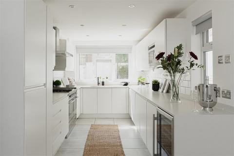 28 Albion Road, Reigate, RH2 7JY