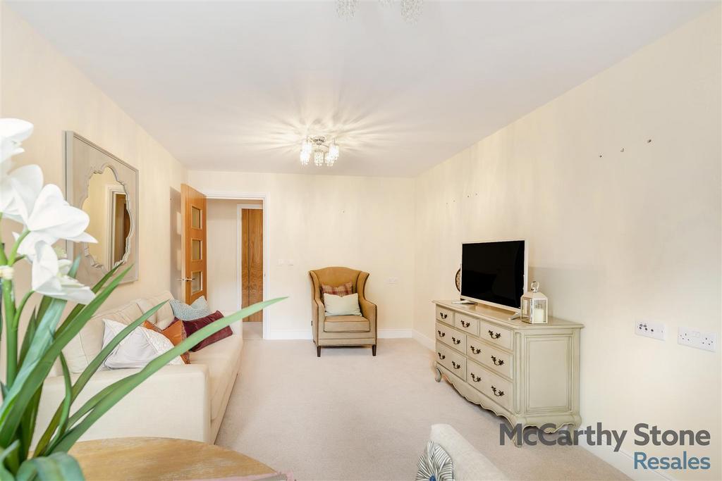 8660432-interior18.jpg