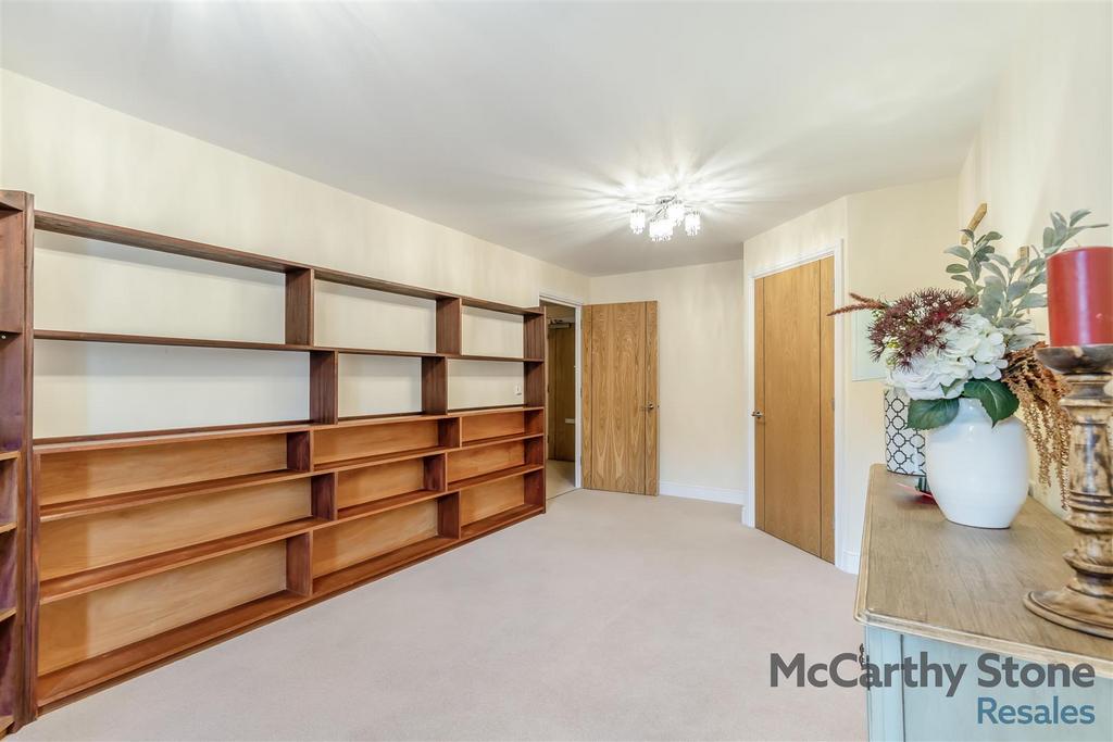 8660432-interior06.jpg