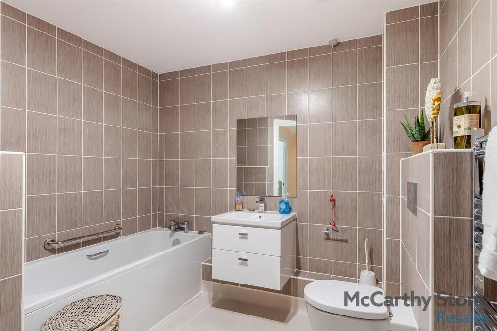 8660432-interior12.jpg