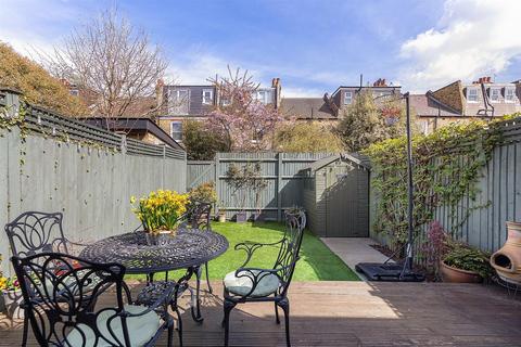 14 Normanton Avenue, London, SW19 8BB