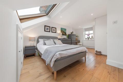 14 Normanton Avenue, London, SW19 8BB