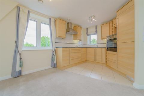 2 bedroom apartment for sale, Oakfield Court, Crofts Bank Road, Urmston, Manchester, M41 0AA