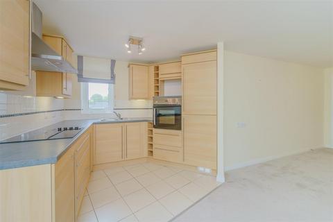 2 bedroom apartment for sale, Oakfield Court, Crofts Bank Road, Urmston, Manchester, M41 0AA