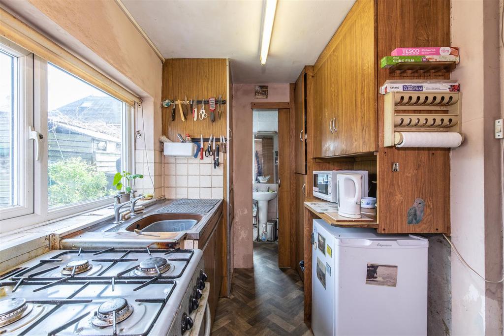 Albert Road, Uckfield 3 bed cottage £200,000