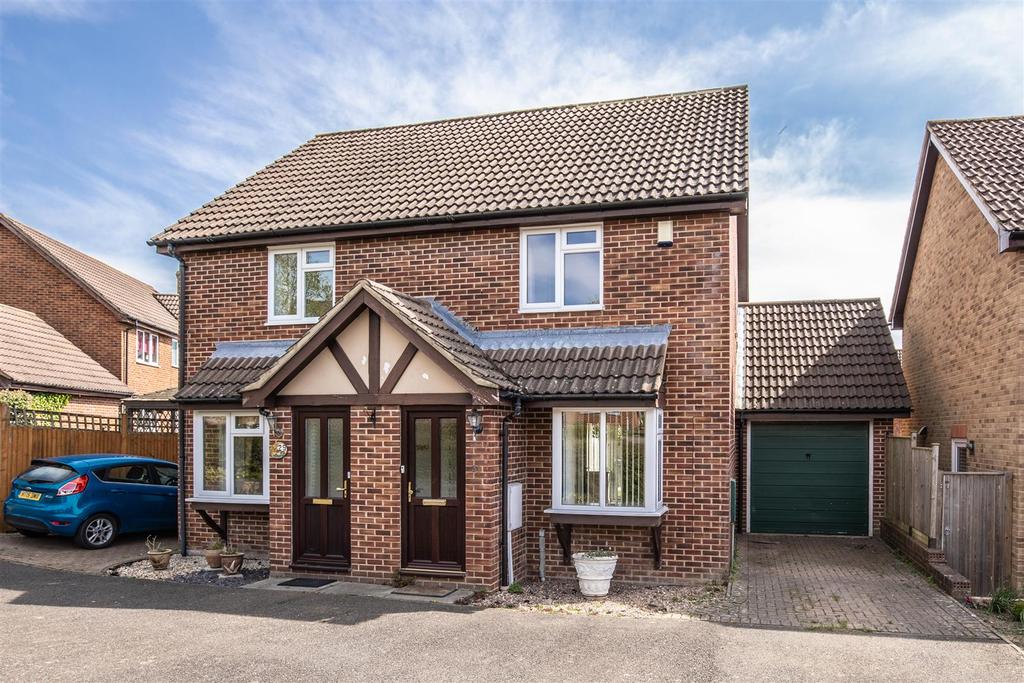 Mallard Drive, Ridgewood, Uckfield 2 bed semidetached house £325,000