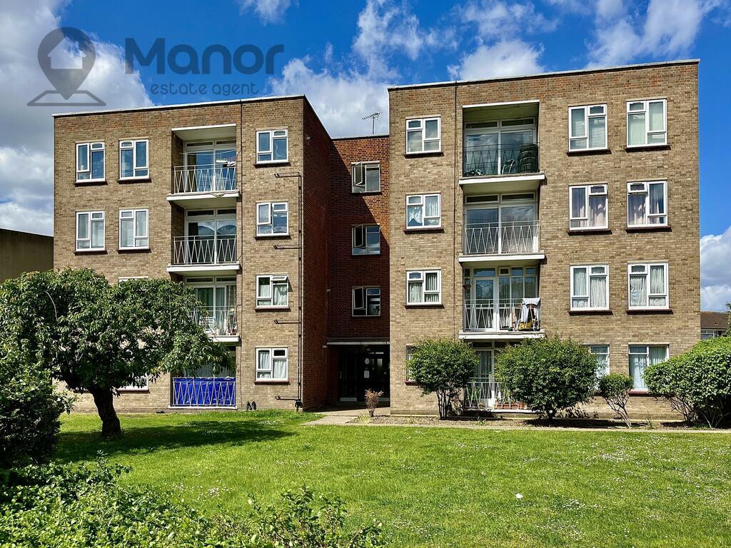 Longbridge Road, Barking, IG11 9BZ 2 bed flat £1,550 pcm (£358 pw)