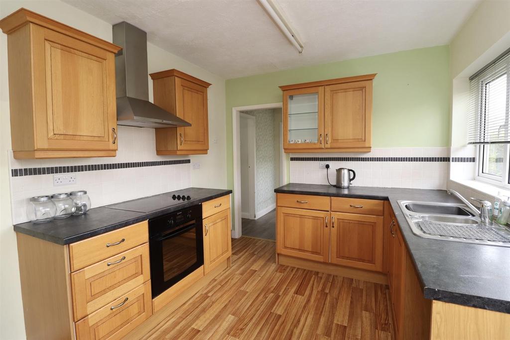 Fossway, Stamford Bridge 3 bed semidetached bungalow £265,000