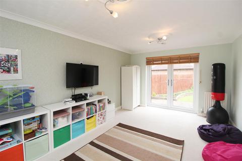 3 Delius Close, Browns Wood, Milton Keynes, MK7 8DA