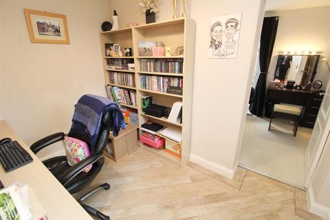 3 Delius Close, Browns Wood, Milton Keynes, MK7 8DA