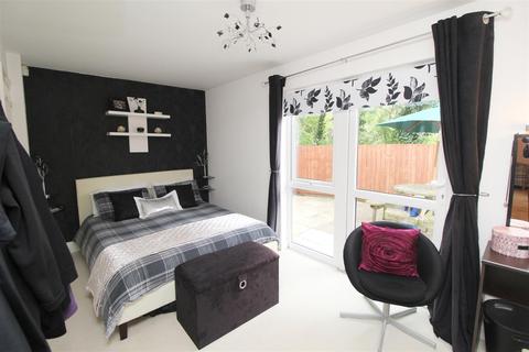 3 Delius Close, Browns Wood, Milton Keynes, MK7 8DA