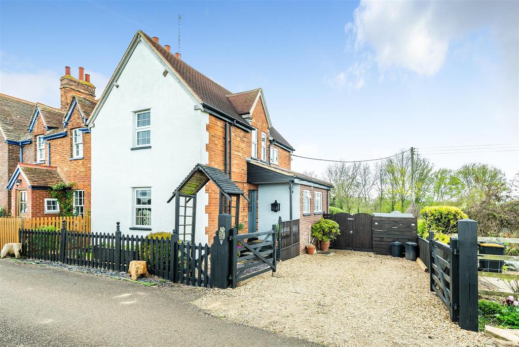 Old Milton Road, Thurleigh, Bedford 3 bed end of terrace house £450,000