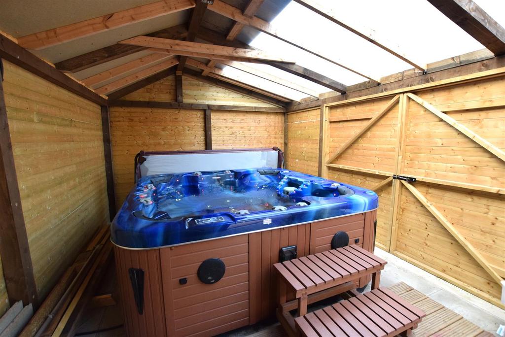 Hot Tub.JPG